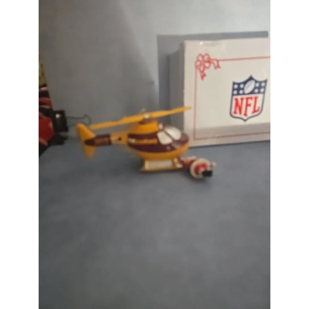 Danbury Mint Washington Redskins 2013 Christmas Helicopter Ride   (T-1)